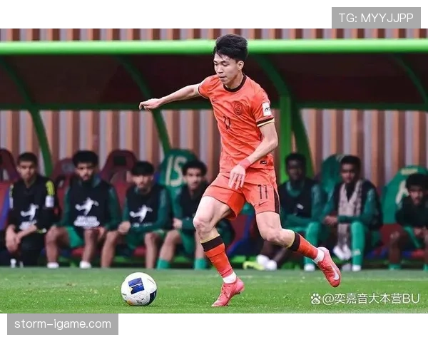 西甲新星闪耀赛场，年轻球员稳健表现引豪门瞩目