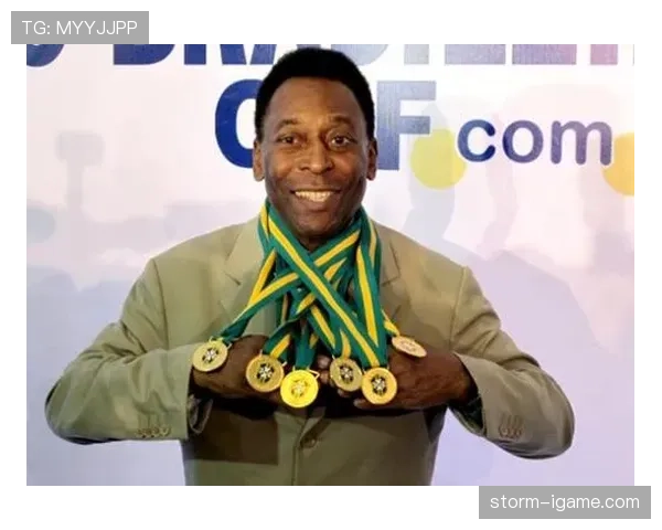 贝利世界杯三冠成就回顾：历史唯一三夺大力神杯球员