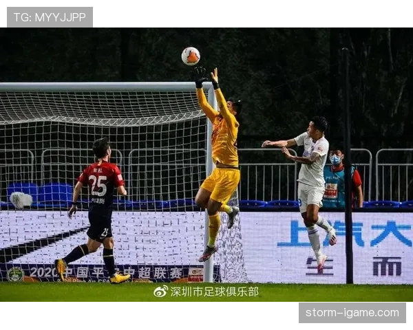 阿库尼亚防守端表现稳健,边路拦截与回防能力持续提升