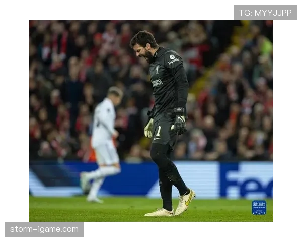 维尼修斯爆发背后：本泽马如何激活皇马边锋体系